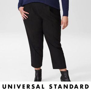 Silvia Slim Cut Cropped Trousers in Black (28)